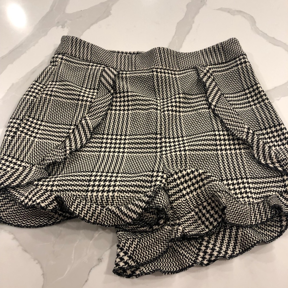 Checked Print Short With Ruffles - image 3